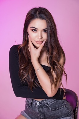 Spermi Ağzına Yüzüne Süren Beylikduzu Escort Kübra